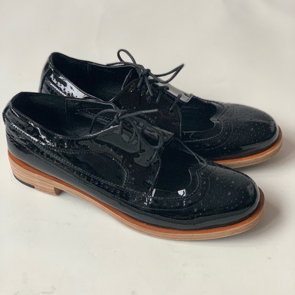 Black enamel brogue with cutout details sz 7.5 - Picture 4 of 11